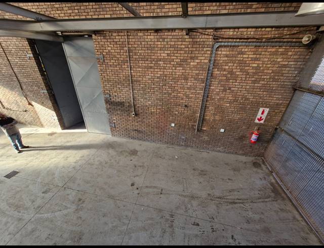 790M² FACTORY TO LET IN JET PARK